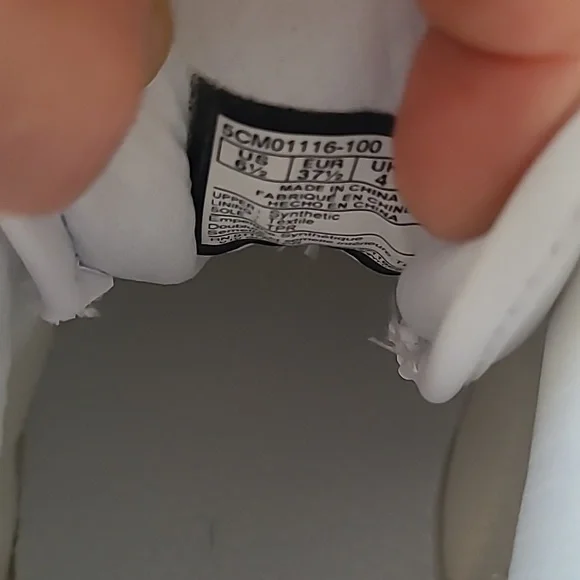 Fila brand new white sneakers - Picture 6 of 9